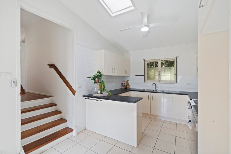 Photo - 30 Christensen Street, Yeronga QLD 4104 - Image 5