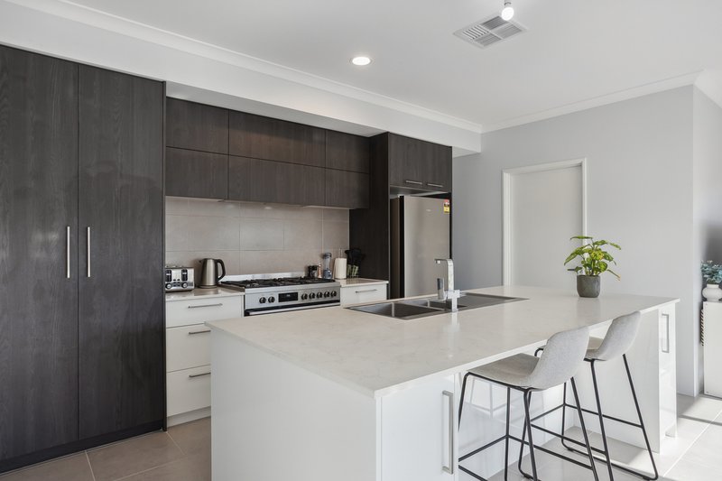 Photo - 30 Citadel Way, Currambine WA 6028 - Image 3