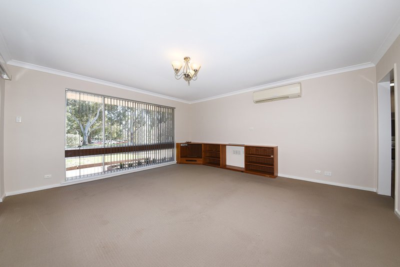 Photo - 30 Civic Drive, Wanneroo WA 6065 - Image 9