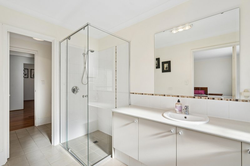 Photo - 30 Claridge Circle, Thornlie WA 6108 - Image 21