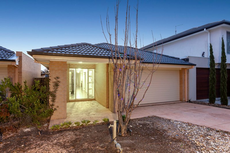 30 Coastal Promenade, Sanctuary Lakes VIC 3030