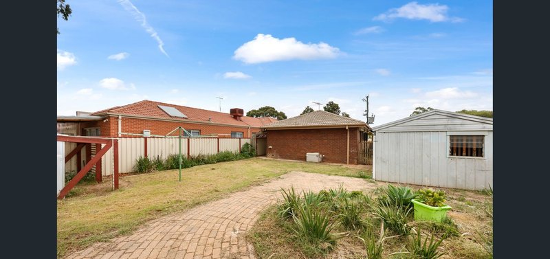 Photo - 30 Coburns Road, Melton South VIC 3338 - Image 15