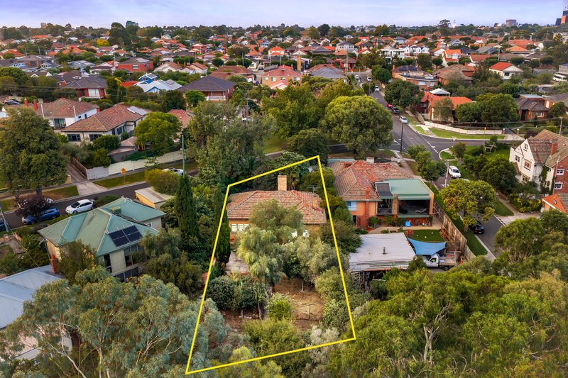 Photo - 30 Cole Crescent, Coburg VIC 3058 - Image 2