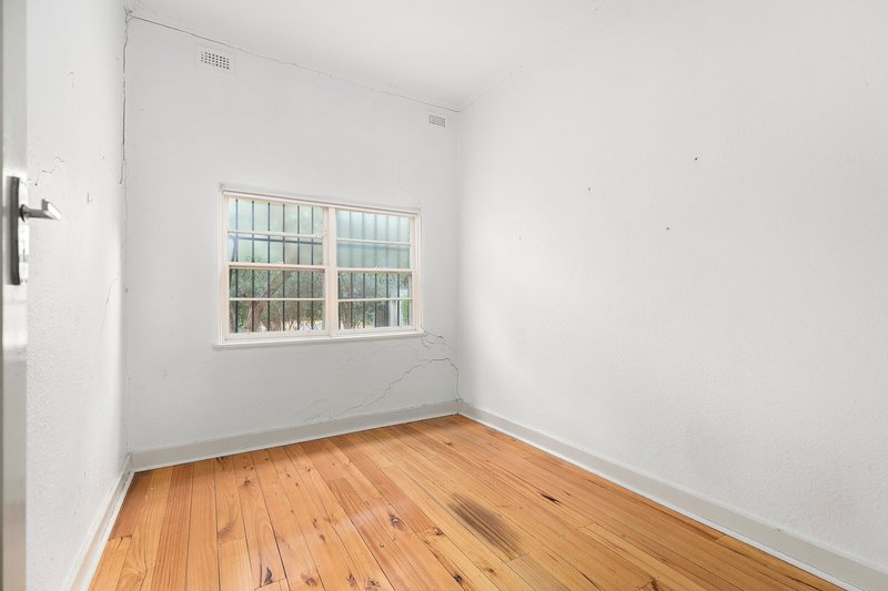 Photo - 30 Cole Crescent, Coburg VIC 3058 - Image 10