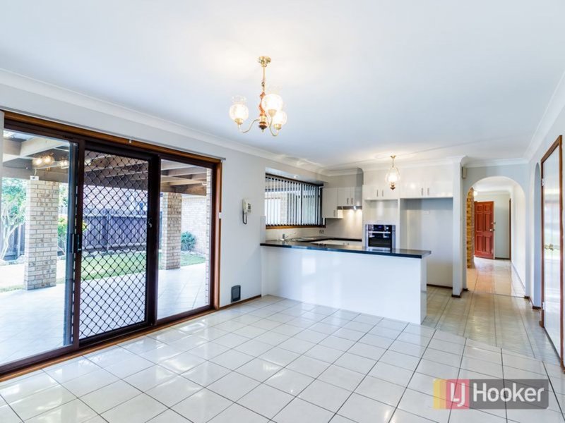 Photo - 30 Colebee Crescent, Hassall Grove NSW 2761 - Image 4