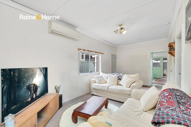 Photo - 30 Collareen Street, Ettalong Beach NSW 2257 - Image 5