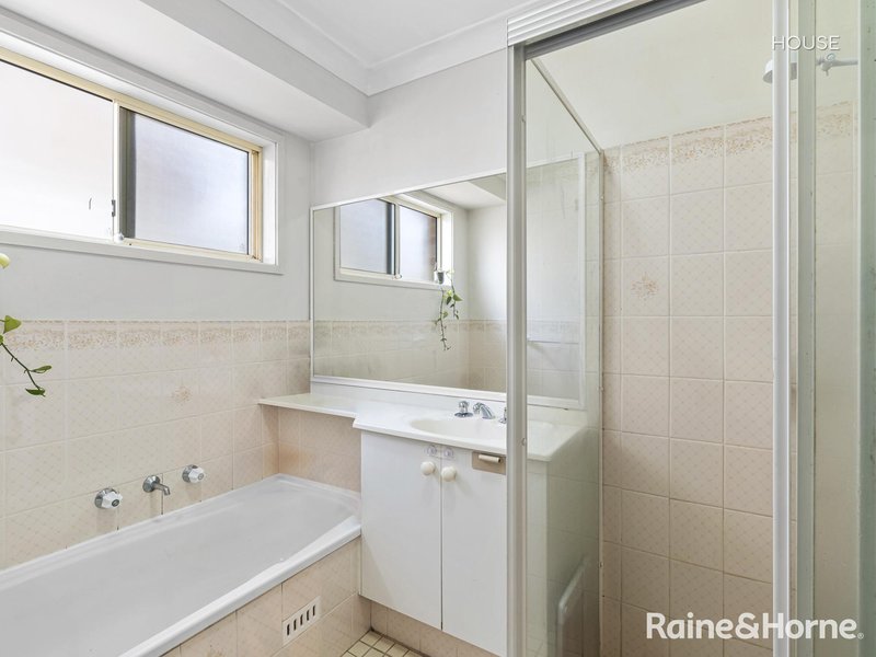 Photo - 30 Conroy Crescent, Kariong NSW 2250 - Image 6