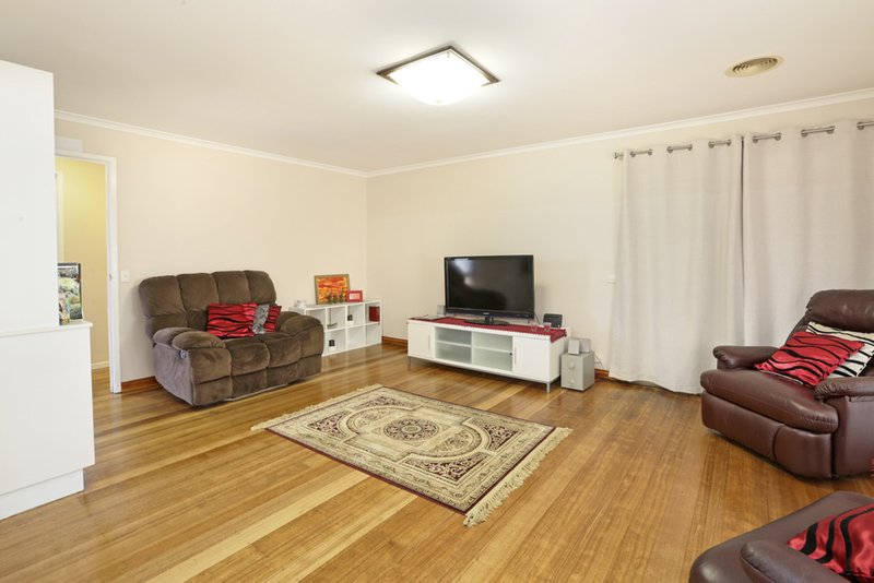 Photo - 30 Coonawarra Drive, Lara VIC 3212 - Image 3