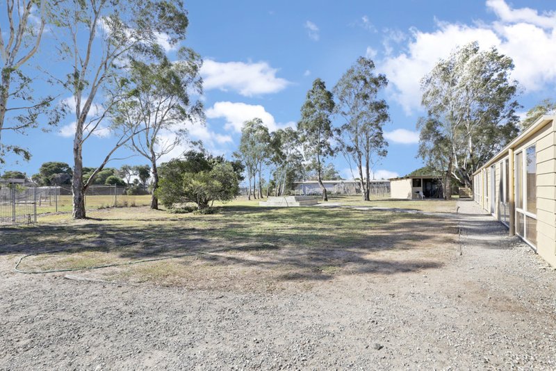 Photo - 30 Coonawarra Drive, Lara VIC 3212 - Image 11