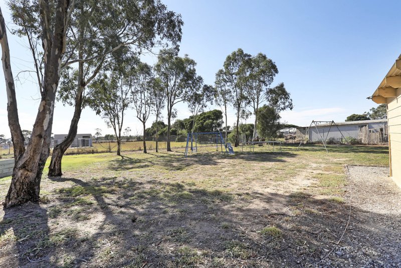 Photo - 30 Coonawarra Drive, Lara VIC 3212 - Image 13