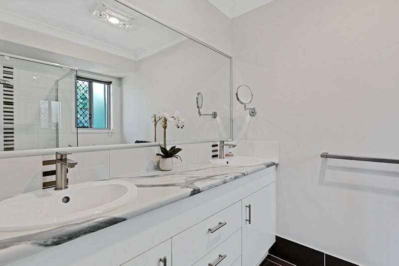 Photo - 30 Coonowrin Crescent, Mountain Creek QLD 4557 - Image 6
