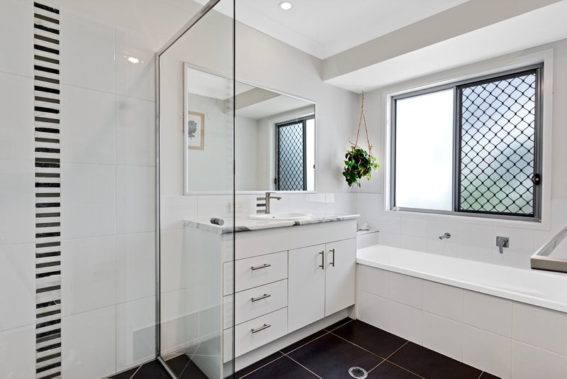 Photo - 30 Coonowrin Crescent, Mountain Creek QLD 4557 - Image 8