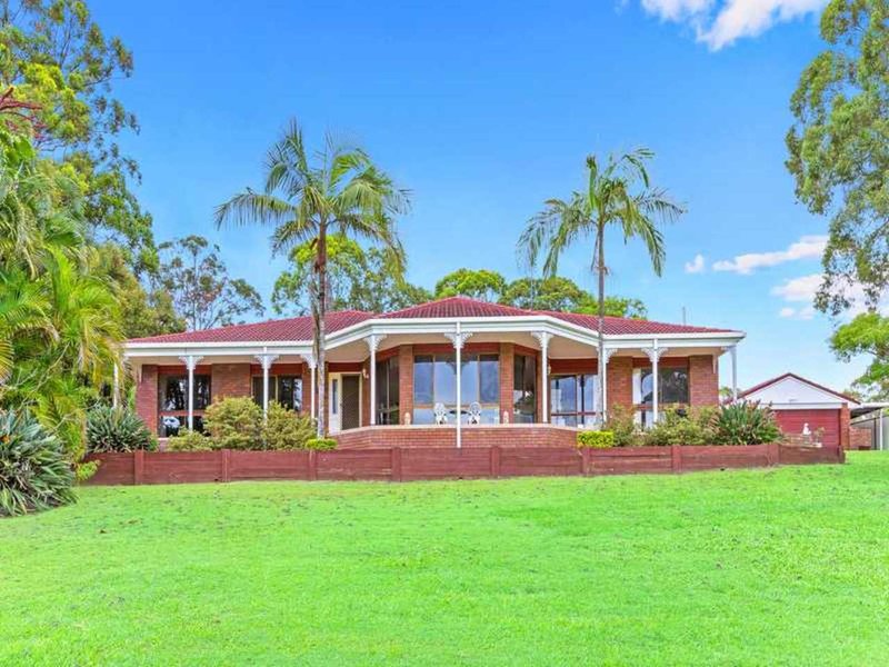 30 Cornwall Drive, Elanora QLD 4221