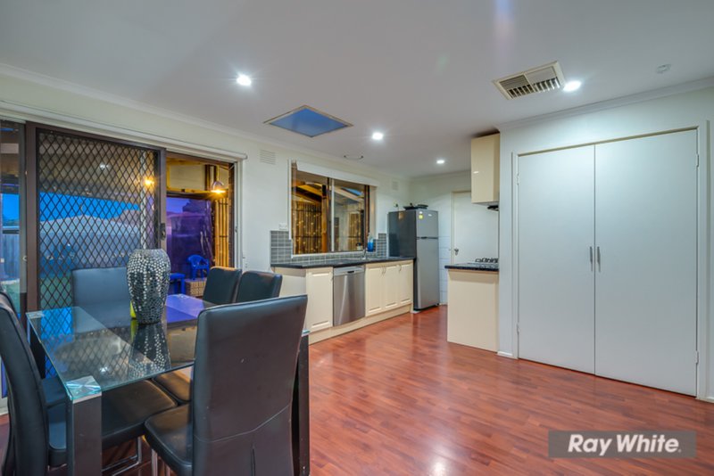 Photo - 30 Coventry Drive, Werribee VIC 3030 - Image 8