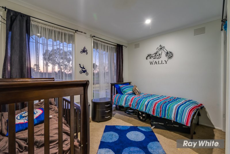 Photo - 30 Coventry Drive, Werribee VIC 3030 - Image 12