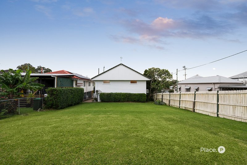 Photo - 30 Cross Street, Fairfield QLD 4103 - Image 15