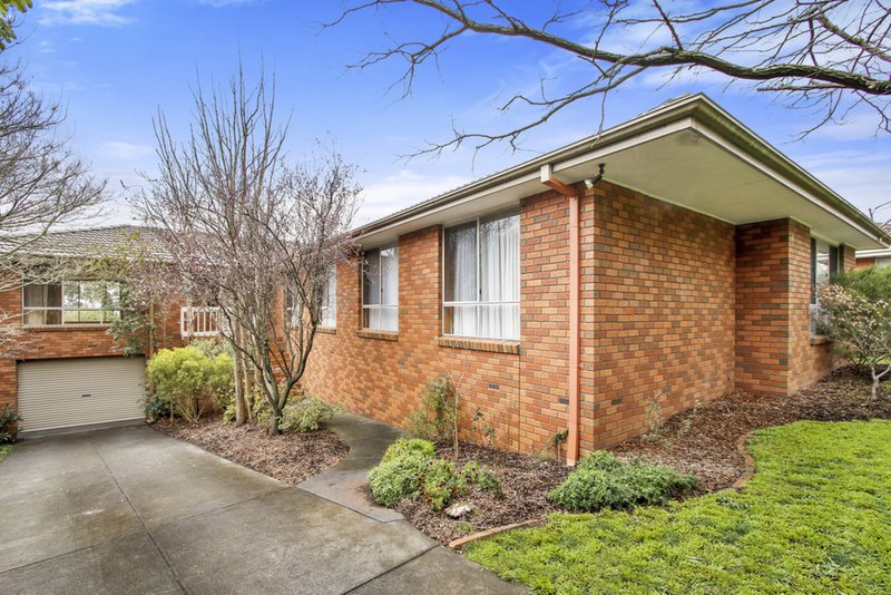 Photo - 30 Crown Point Ridge, Chirnside Park VIC 3116 - Image 2