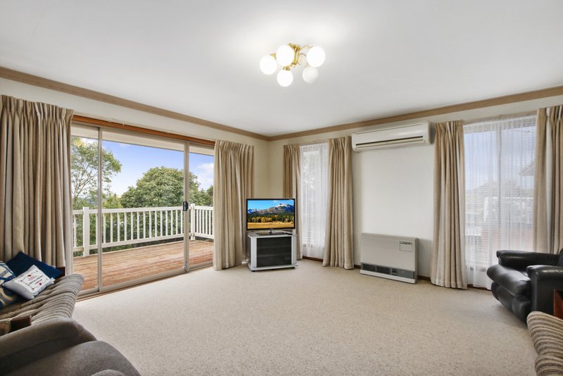 Photo - 30 Crown Point Ridge, Chirnside Park VIC 3116 - Image 9