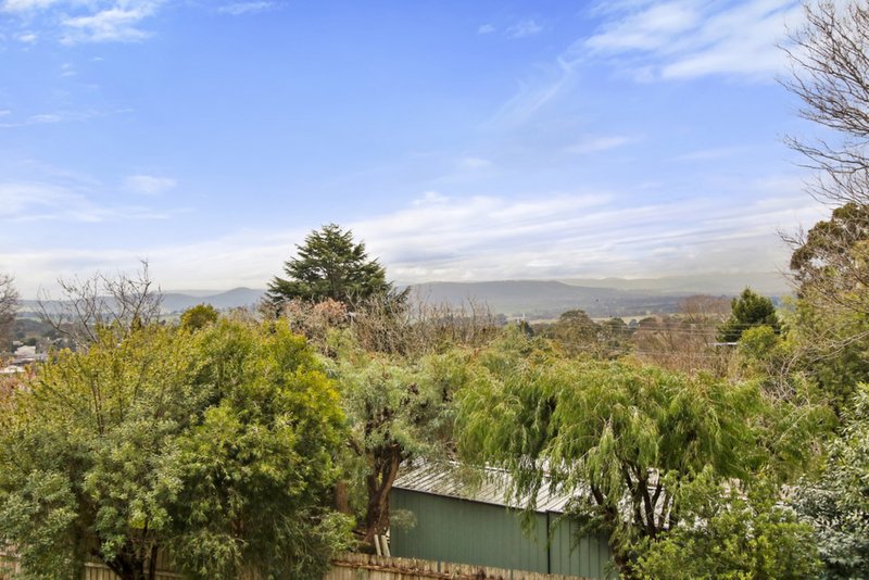 Photo - 30 Crown Point Ridge, Chirnside Park VIC 3116 - Image 12