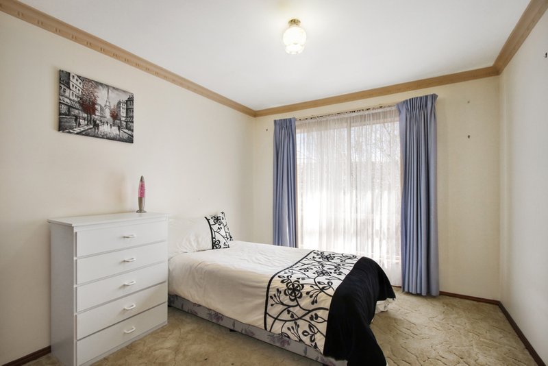 Photo - 30 Crown Point Ridge, Chirnside Park VIC 3116 - Image 17