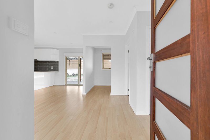 Photo - 30 Curtin Ave , Lalor VIC 3075 - Image 3