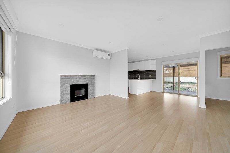 Photo - 30 Curtin Ave , Lalor VIC 3075 - Image 4