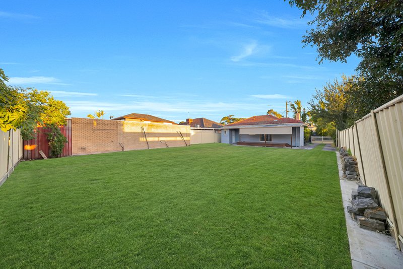 Photo - 30 Curtin Ave , Lalor VIC 3075 - Image 13