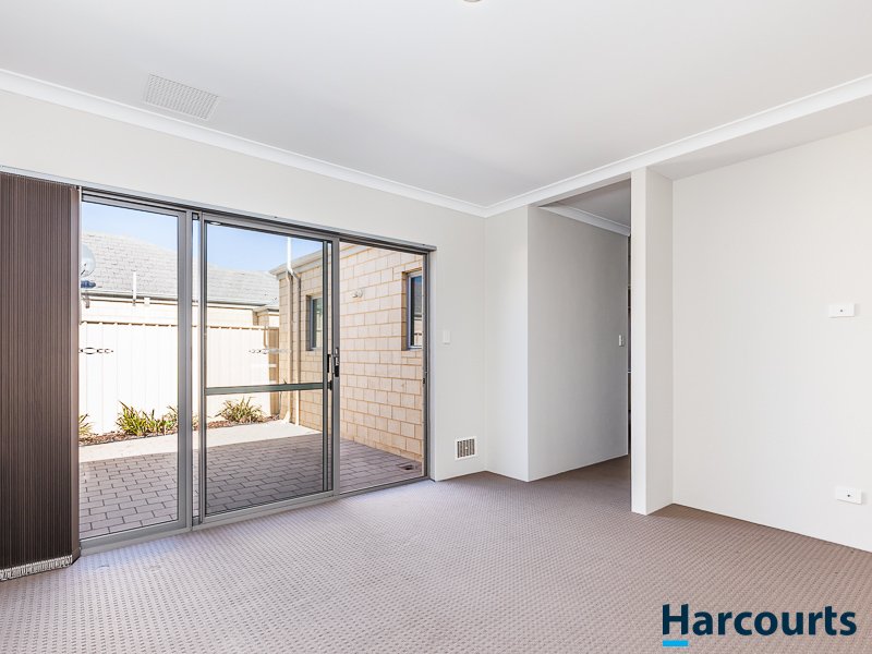 Photo - 30 Delamere Avenue, Currambine WA 6028 - Image 6