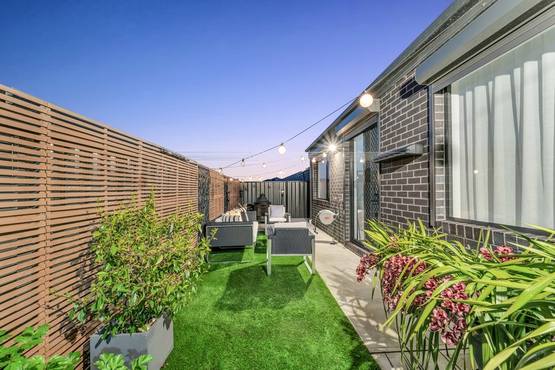 Photo - 30 Delta Drive, Craigieburn VIC 3064 - Image 22