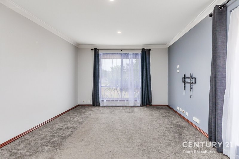 Photo - 30 Denham Way, Thornlie WA 6108 - Image 6