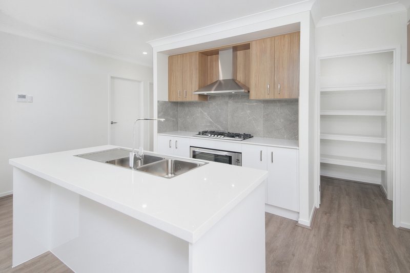 Photo - 30 Doran Circuit, Park Ridge QLD 4125 - Image 4