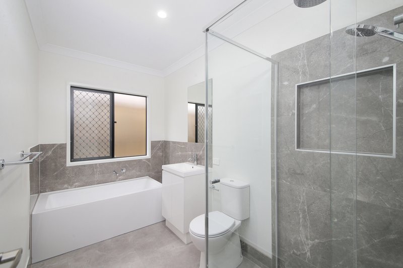 Photo - 30 Doran Circuit, Park Ridge QLD 4125 - Image 9