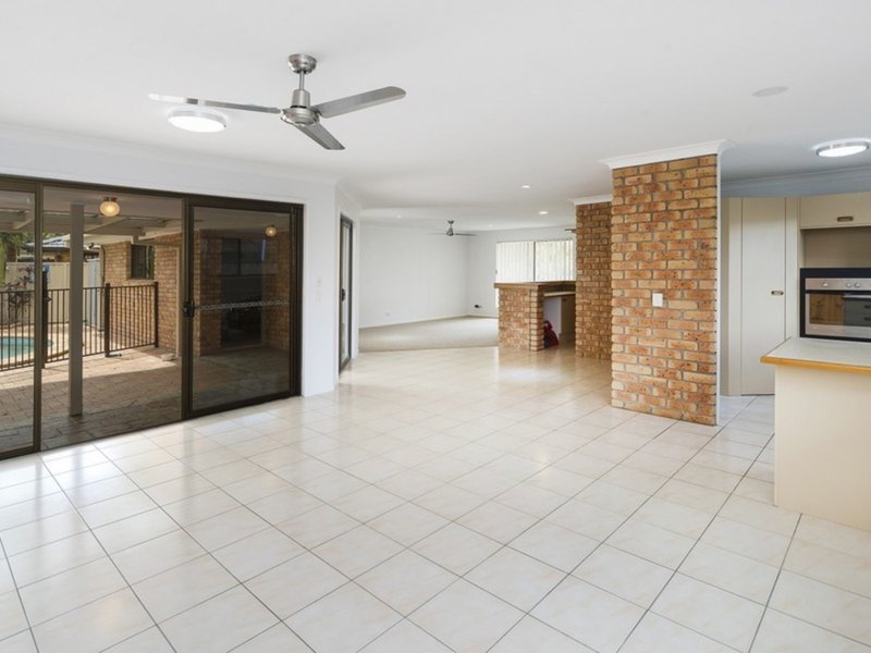 Photo - 30 Doreen Drive, Coombabah QLD 4216 - Image 3