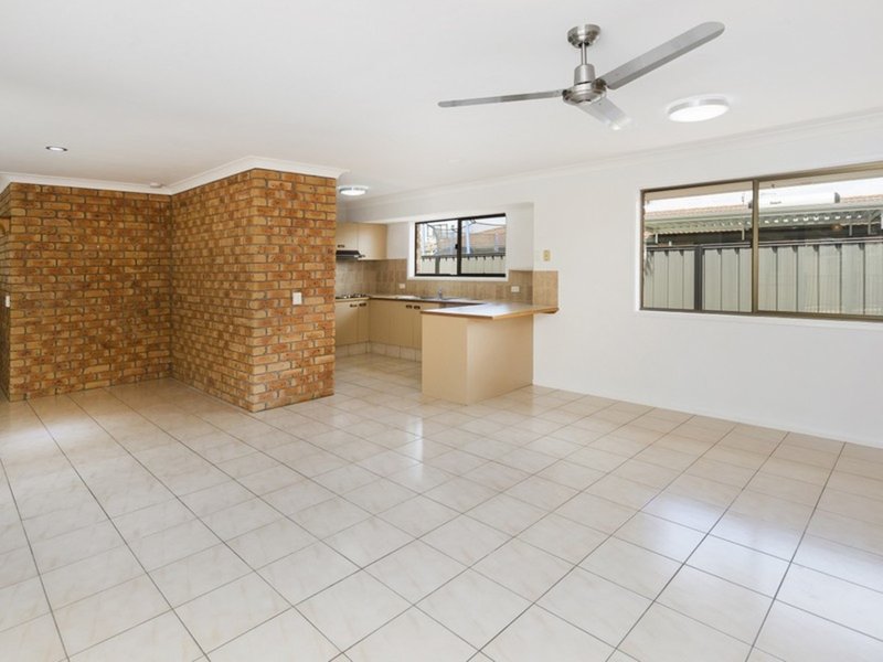 Photo - 30 Doreen Drive, Coombabah QLD 4216 - Image 12
