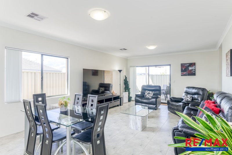 Photo - 30 Doryanthes Avenue, Piara Waters WA 6112 - Image 11