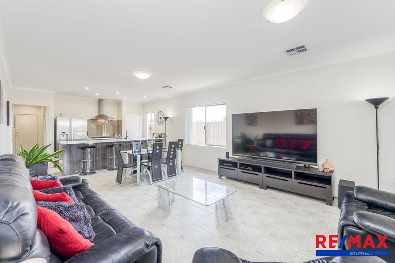 Photo - 30 Doryanthes Avenue, Piara Waters WA 6112 - Image 14