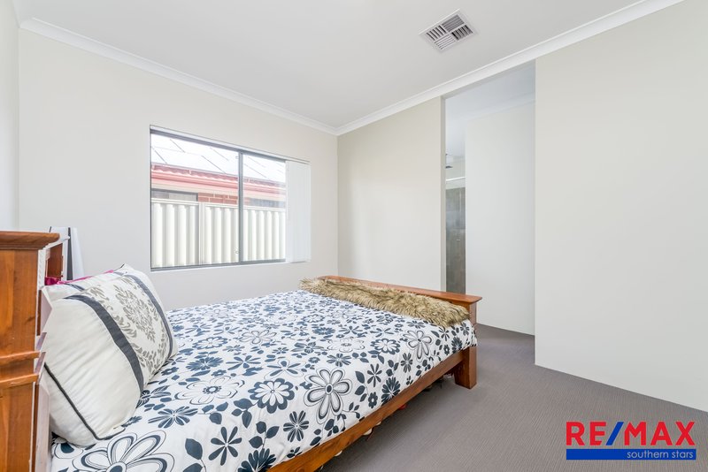 Photo - 30 Doryanthes Avenue, Piara Waters WA 6112 - Image 15