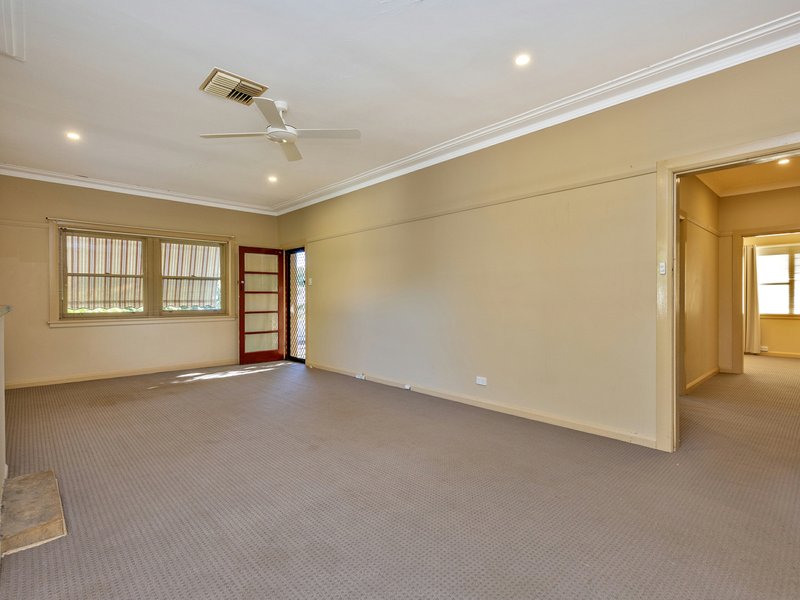 Photo - 30 Dowell Avenue, East Tamworth NSW 2340 - Image 6