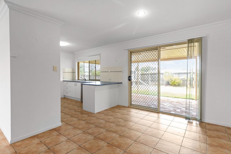 Photo - 30 Durham Court, Kawungan QLD 4655 - Image 5