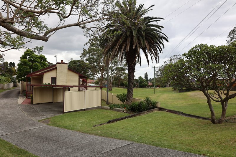 Photo - 30 Dymock Street, Balgownie NSW 2519 - Image 14