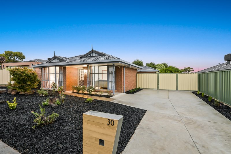 30 Ellenvale Drive, Narre Warren VIC 3805