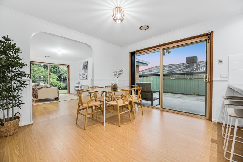 Photo - 30 Ellenvale Drive, Narre Warren VIC 3805 - Image 10