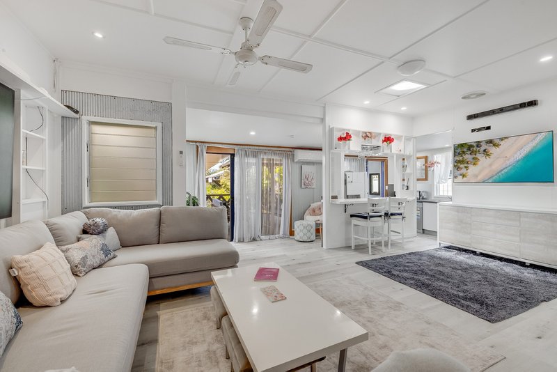 Photo - 30 Esplanade , Golden Beach QLD 4551 - Image 4