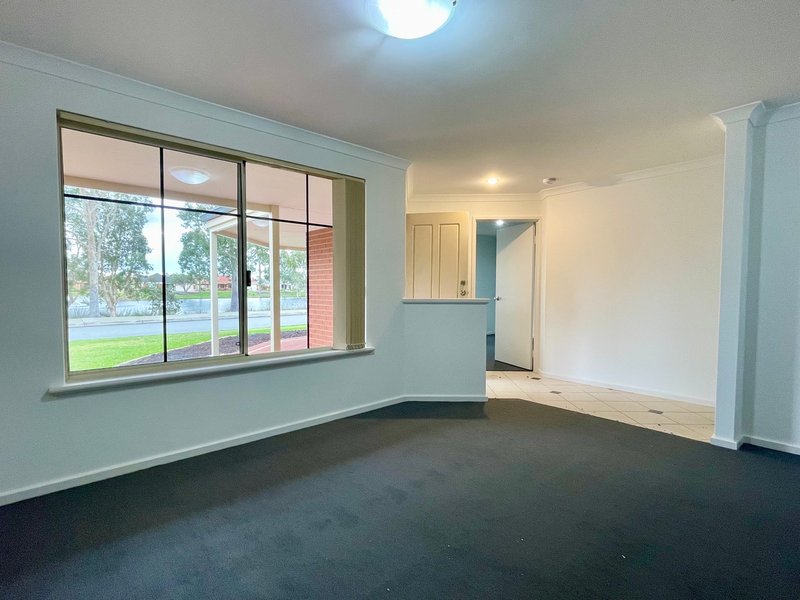 Photo - 30 Excelsior Drive, Canning Vale WA 6155 - Image 13