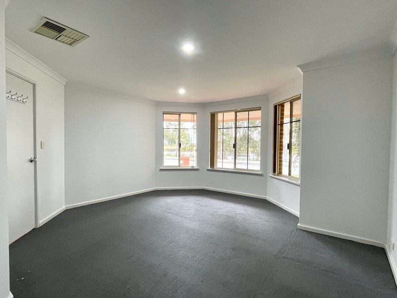 Photo - 30 Excelsior Drive, Canning Vale WA 6155 - Image 16