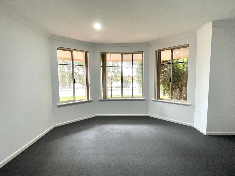 Photo - 30 Excelsior Drive, Canning Vale WA 6155 - Image 17