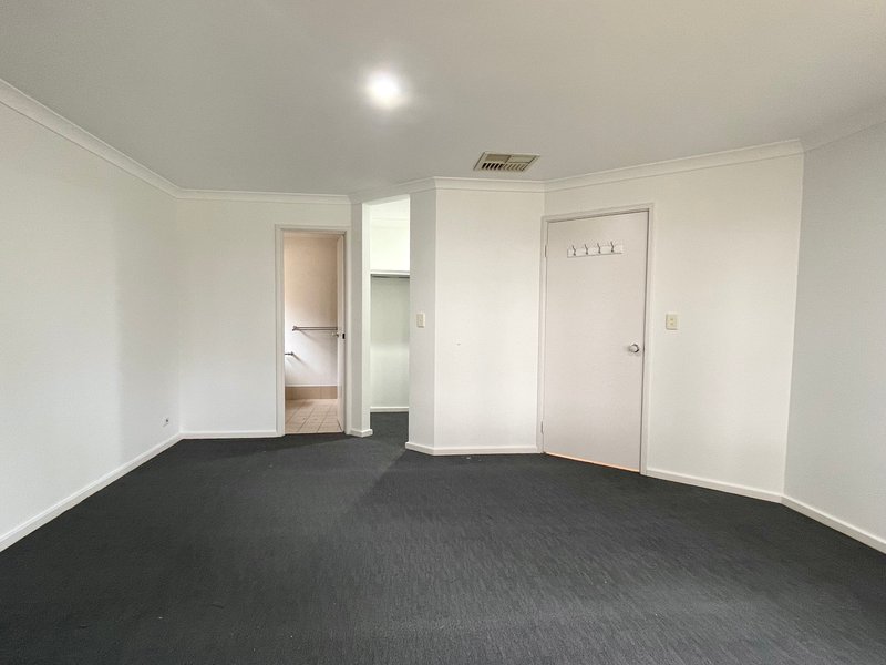 Photo - 30 Excelsior Drive, Canning Vale WA 6155 - Image 18