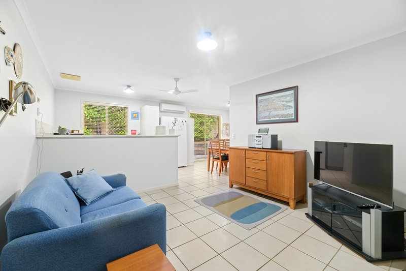 Photo - 30 Falconglen Place, Ferny Grove QLD 4055 - Image 4