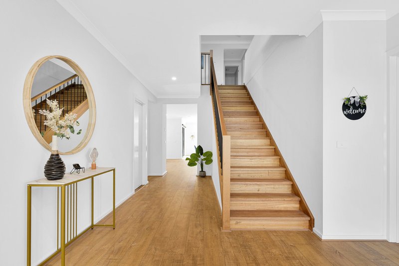 Photo - 30 Feathertop Crescent, Donnybrook VIC 3064 - Image 12