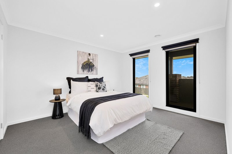 Photo - 30 Feathertop Crescent, Donnybrook VIC 3064 - Image 20